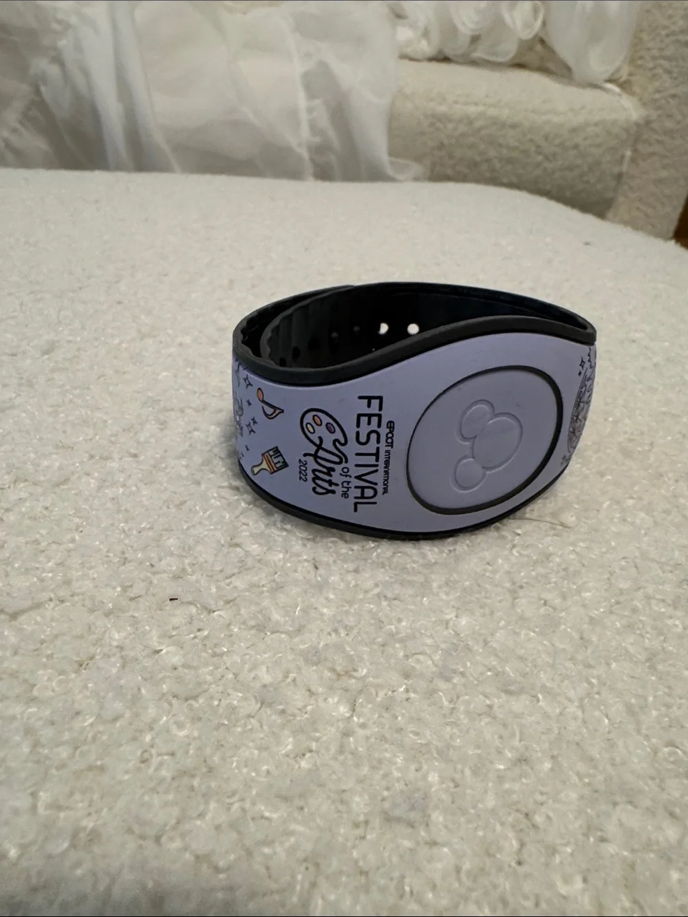 Disney Festival of the Arts Lavender limited edition MagicBand with Black Trim